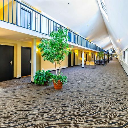 Quality Inn & Suites Garden Of The Gulf Summerside Exterior foto