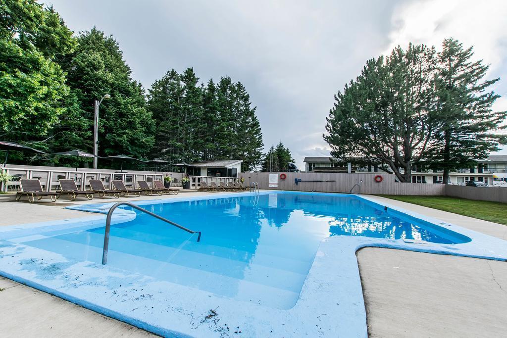 Quality Inn & Suites Garden Of The Gulf Summerside Exterior foto