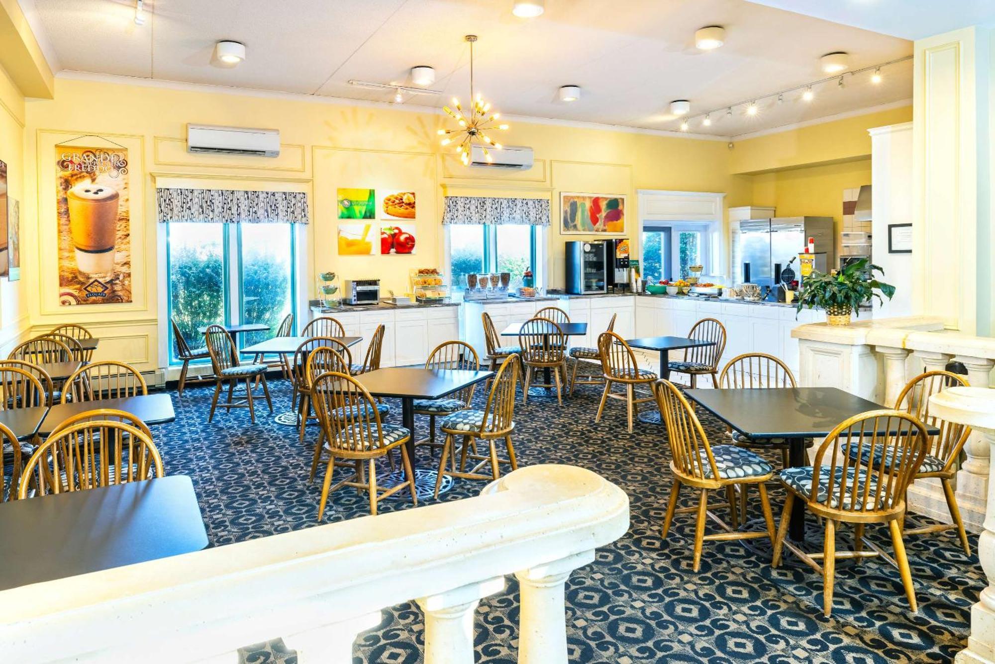 Quality Inn & Suites Garden Of The Gulf Summerside Exterior foto
