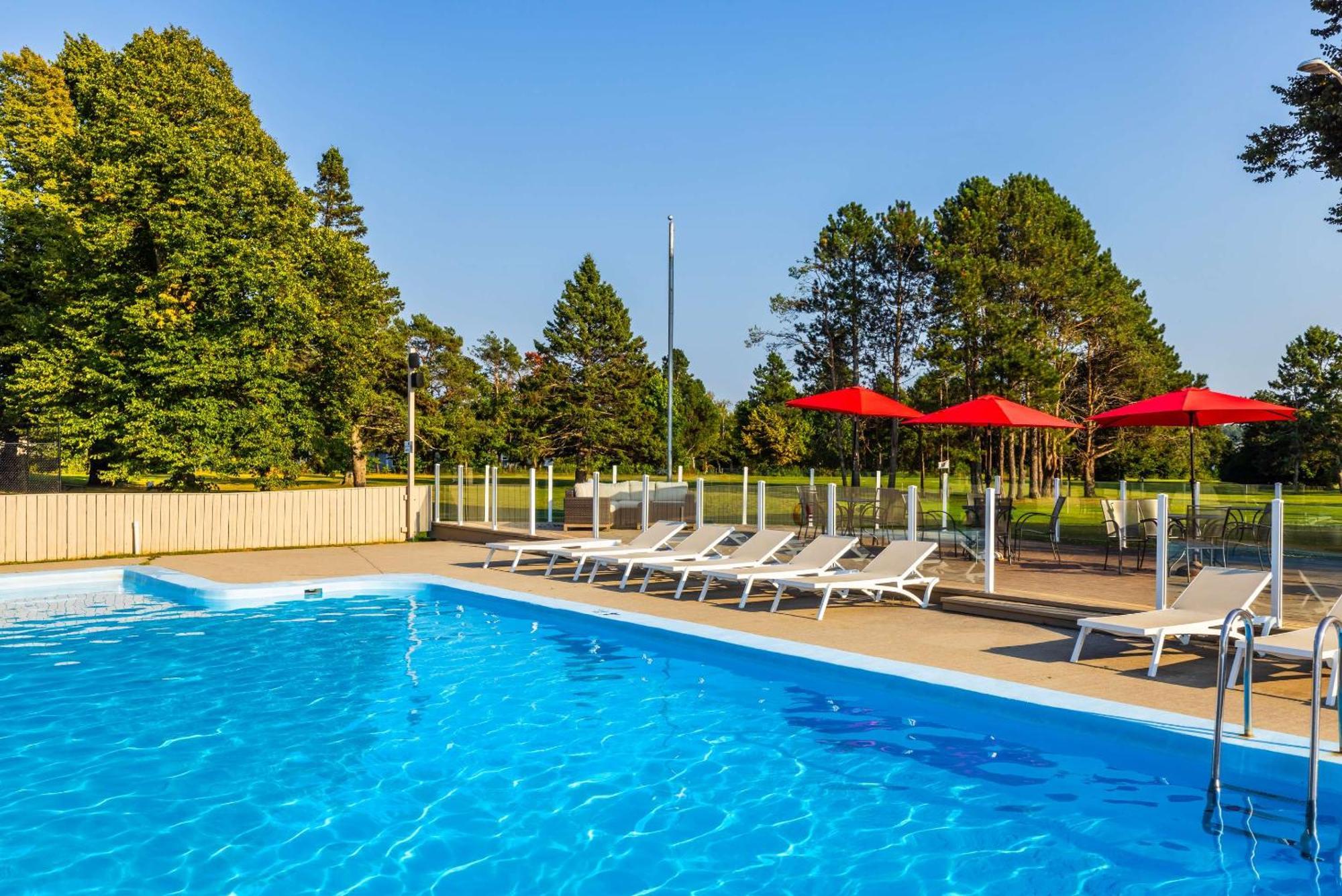 Quality Inn & Suites Garden Of The Gulf Summerside Exterior foto
