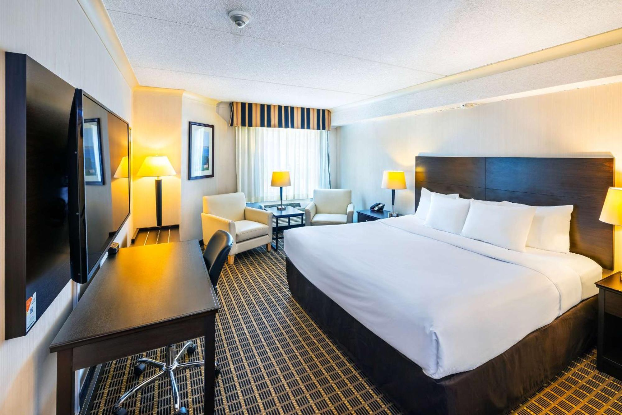 Quality Inn & Suites Garden Of The Gulf Summerside Exterior foto